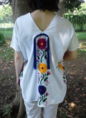 画像3: メキシコ刺繍・ヤララの花刺繍とタッセルのブラウス