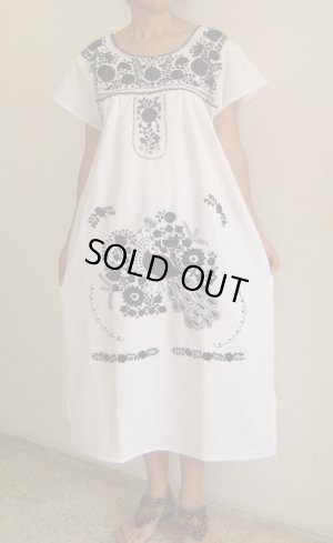 画像2: メキシコ刺繍花の刺繍ワンピース・マンタ・黒刺繍