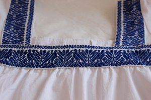 画像6: メキシコ刺繍・ナワ族の刺繍ワンピース・マンタ×ブルー刺繍　ベルト付　