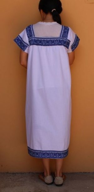 画像4: メキシコ刺繍・ナワ族の刺繍ワンピース・マンタ×ブルー刺繍　ベルト付　