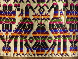 画像3: メキシコ刺繍・マサワ族の鳥刺繍テーブルランナー・カラフル