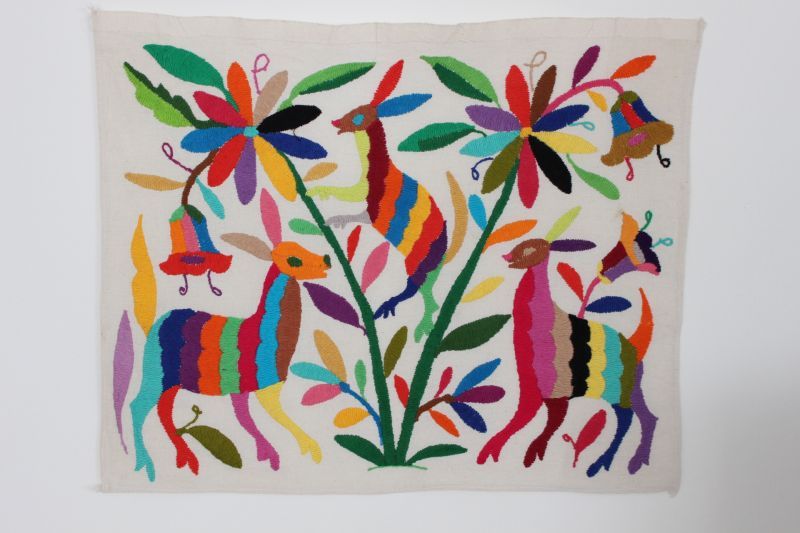 オトミ族の3頭の鹿と花カラフル刺繍クロス(S)