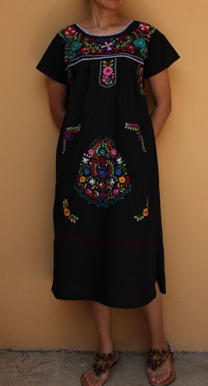 メキシコ刺繍花の刺繍ワンピース・ブラック