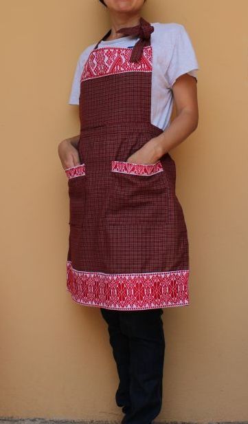 メキシコ刺繍・ナワ族の刺繍エプロン・ギンガムチェック赤　