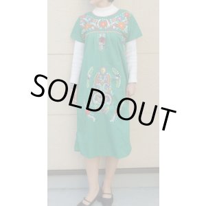 画像: メキシコ刺繍花の刺繍ワンピース・グリーン