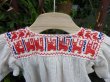 画像4: メキシコ刺繍ベビー服・サポテコ族のネコ刺繍ブラウス・レッド