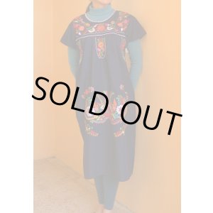 画像: メキシコ刺繍花の刺繍ワンピース・ネイビー