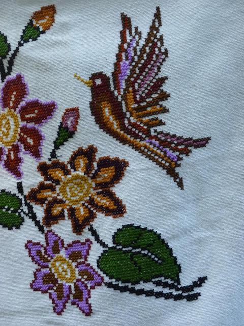 画像: メキシコ刺繍ショール・小鳥柄・白