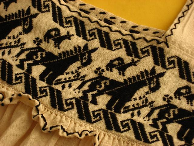 画像: メキシコ刺繍ナチュラル刺繍ワンピース・ロバブラック