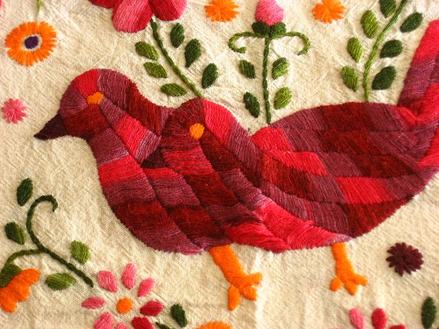 画像: アムスゴの鳥花刺繍チュニック