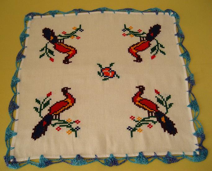 画像: メキシコ刺繍・マサテコ族の刺繍クロス・孔雀ブルー