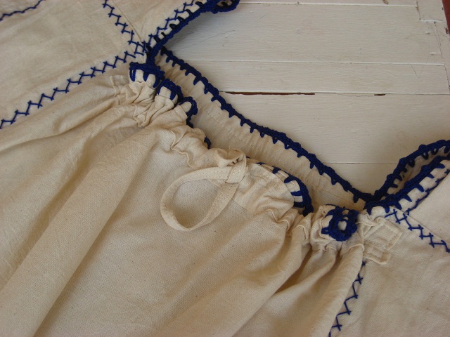 画像: オトミ族のワシ刺繍ブラウス(メキシコ国旗紋章)・ブルー