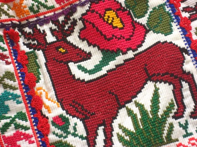 画像: 再入荷☆メキシコ刺繍チャティーノの鹿の刺繍ブラウス