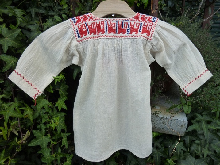 画像: メキシコ刺繍ベビー服・サポテコ族のネコ刺繍ブラウス・レッド