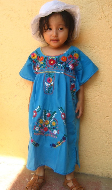 画像: ベビー用刺繍ワンピース・ブルー3〜4歳用