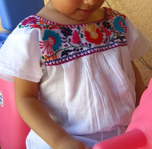 画像: ベビー用メキシコテワカン刺繍レースブラウス・花