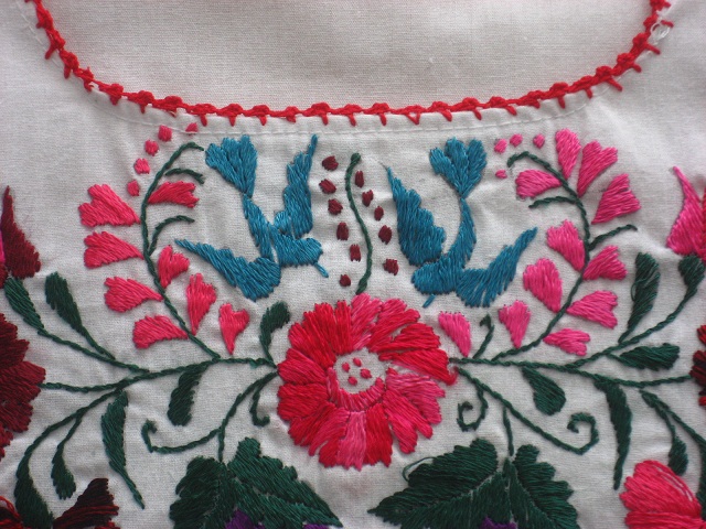 画像: メキシコ刺繍サン・アントニーノ刺繍ブラウス・鳥と葡萄