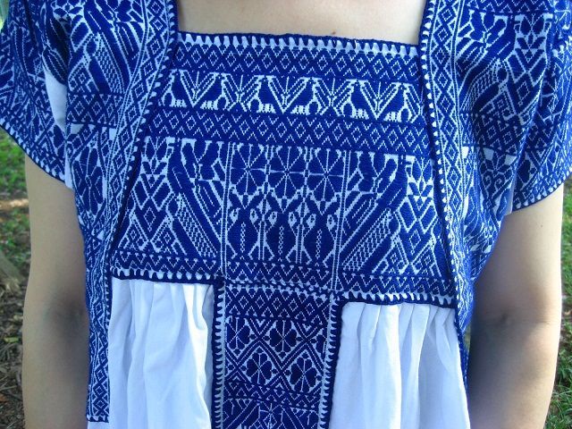 画像: 再入荷！メキシコ刺繍・ナワ族の豪華伝統刺繍ブラウス・白地青刺繍