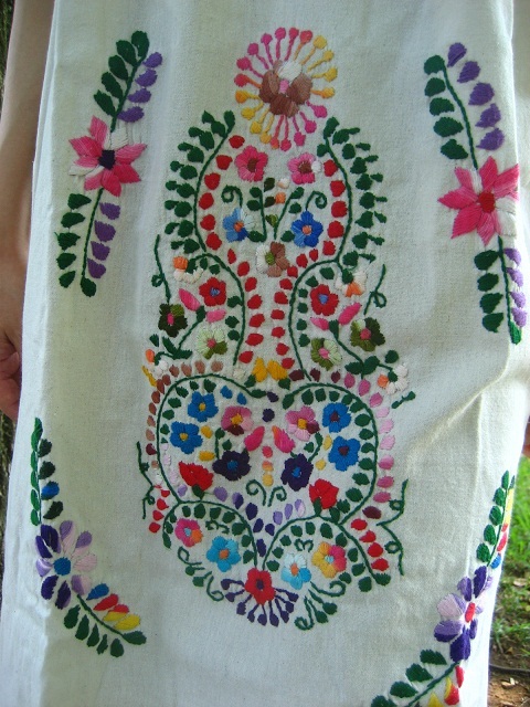 画像: メキシコ刺繍花の刺繍ワンピース・キナリ