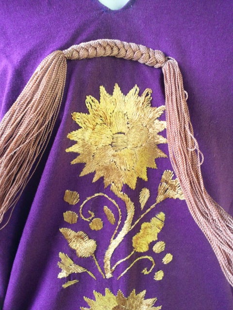 画像: メキシコ刺繍・ヤララの花刺繍とタッセルのブラウス・パープル