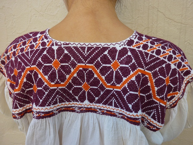 画像: メキシコ刺繍サポテコ族のクロスステッチ七分袖チュニック・あずき
