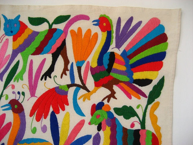 画像: オトミ族の鹿鳥花カラフル刺繍クロス(L)