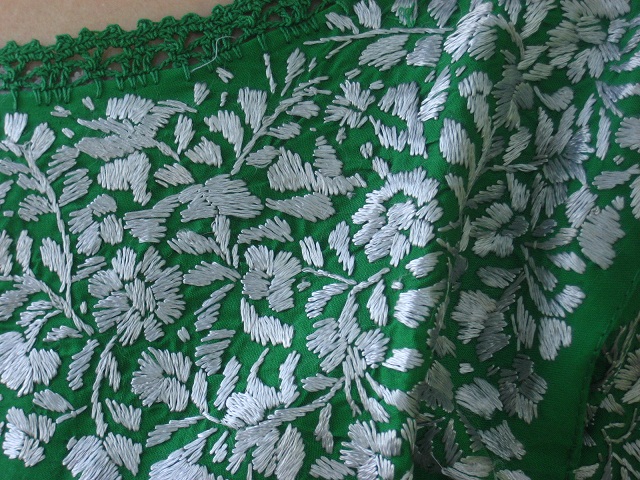 画像: メキシコ刺繍サン・アントニーノ刺繍ブラウス・ハイグレード・グリーン地・シルバー刺繍