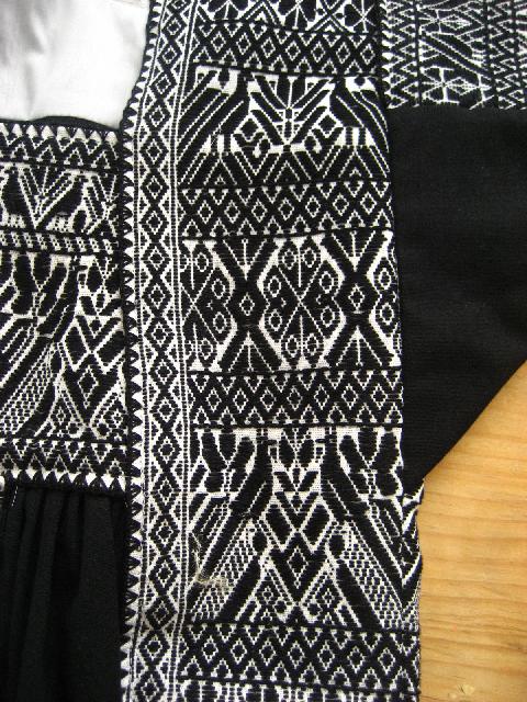 画像: 再入荷！メキシコ刺繍・ナワ族の豪華伝統刺繍ブラウス・黒地黒刺繍