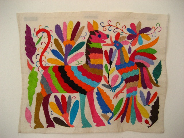 画像: オトミ族のライオンとニワトリカラフル刺繍クロス(S)