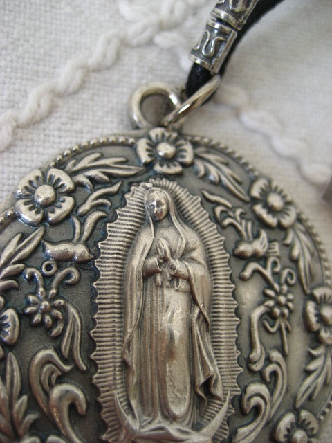 画像: メキシコ聖母グアダルーペのメダイ