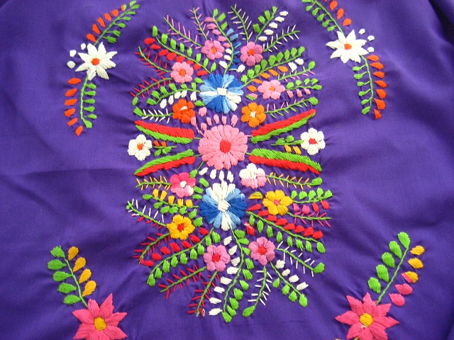 画像: メキシコ刺繍・花の刺繍ワンピース・パープル