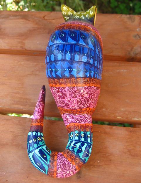 画像: メキシコオアハカ木彫り雑貨アレブリヘ・アルマジロ