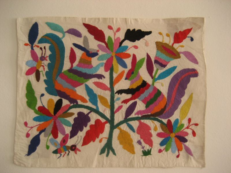 画像: オトミ族のリス花カラフル刺繍クロス(S)
