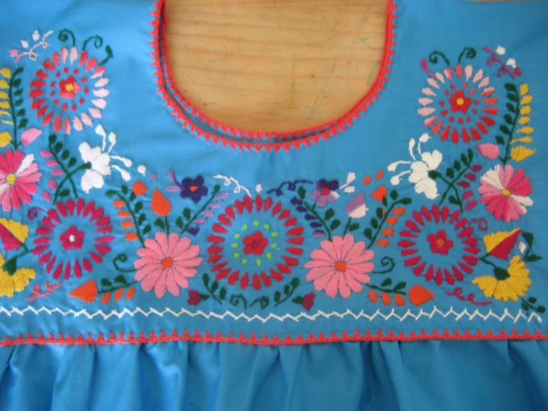 画像: メキシコ・プエブラ刺繍ブラウス・ブルー