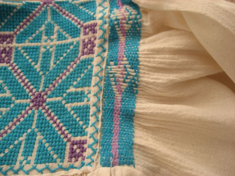 画像: メキシコ刺繍サポテコ族のクロスステッチ七分袖チュニック・ターコイズ