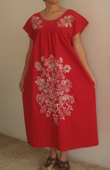 ベラクルス州パパントラの刺繍ワンピース・赤・白刺繍