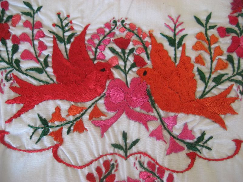 画像: メキシコ刺繍サン・アントニーノ刺繍ブラウス・ハイグレード刺繍・鳥とパンジー