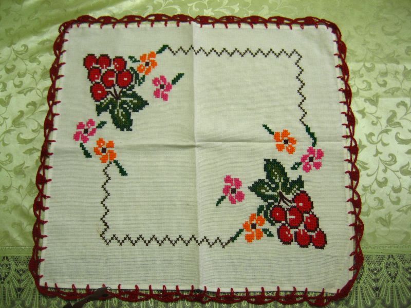 画像: メキシコ刺繍・マサテコ族の刺繍クロス・葡萄
