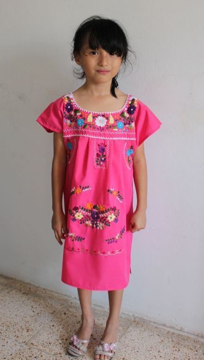 画像: 子供用刺繍ワンピース・ピンク4〜5歳用
