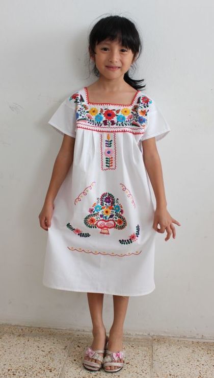 画像: ベビー用メキシコ刺繍ワンピース6〜7歳用マンタ
