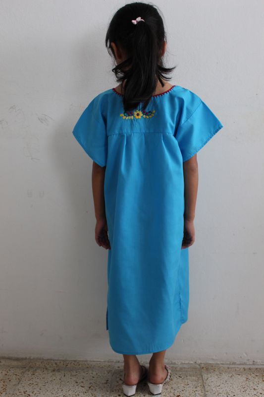 画像: 子供用刺繍ワンピース・ブルー・6〜7歳用
