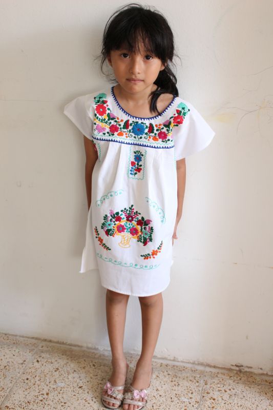 画像: 子供用メキシコ刺繍ワンピース4〜5歳用マンタ