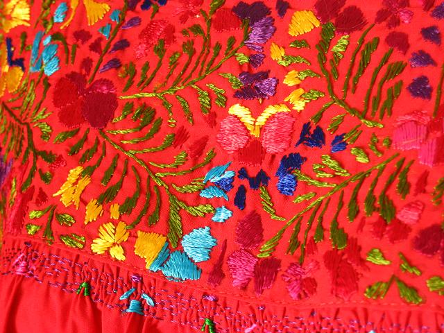 メキシコ刺繍ワンピース　赤　レッド  S 小さめ　エスニック　ボヘミアン　南米