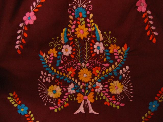 画像: メキシコ刺繍花と鳥の刺繍ワンピース