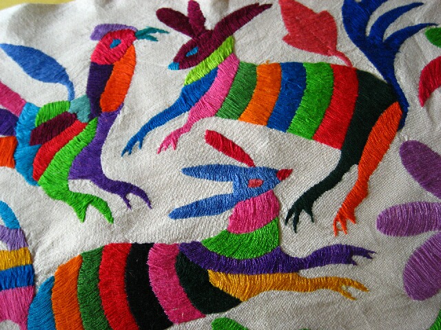 画像: オトミ族の鹿鳥花カラフル刺繍クロス
