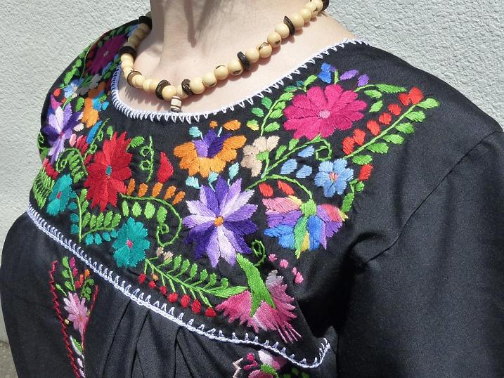 画像: メキシコ刺繍花の刺繍ワンピース・ブラック