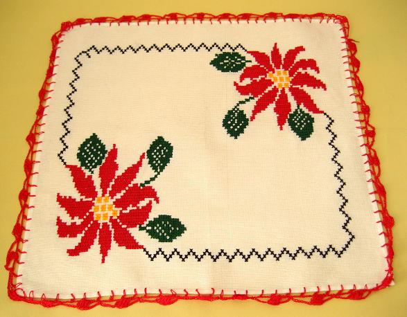 画像: メキシコ刺繍・マサテコ族の刺繍クロス・ポインセチア