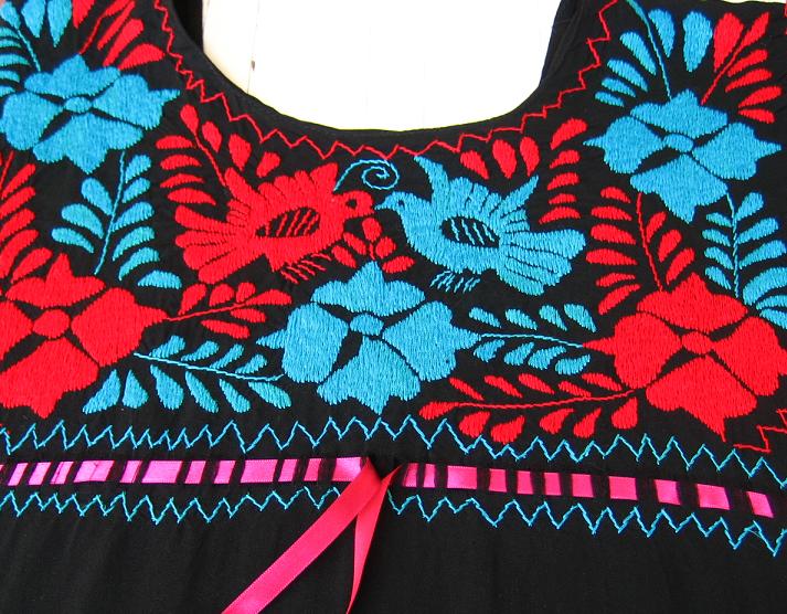 画像: メキシコ刺繍マサテコ族の鳥刺繍ブラウス