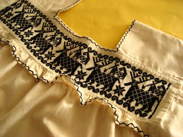 画像: メキシコ刺繍ナチュラル刺繍ワンピース・鹿ブラック