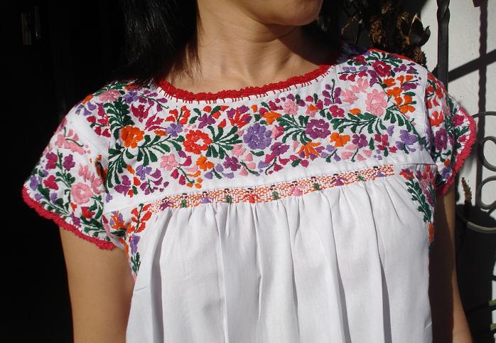 画像: メキシコ刺繍ブラウス・サンアントニーノ白・カラフル刺繍